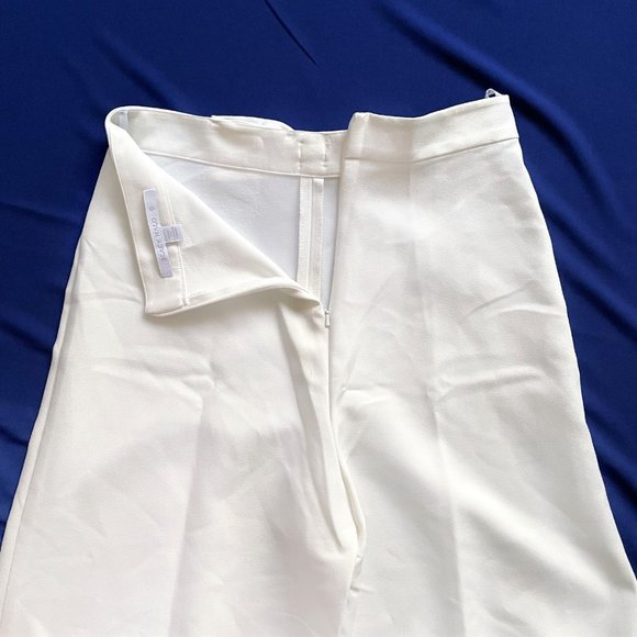 Black Halo women's pants size 6. Off white color, extra wide leg, long. Stylish - Picture 3 of 4